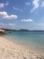 Salanti Get Away Villa