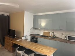 Arona 2-bed Apt, Sleeps 5 With Outdoor Pool