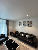Easy Stay at Embassy Gardens Apartment