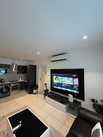 Easy Stay at Embassy Gardens Apartment