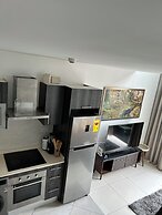Easy Stay at Embassy Gardens Apartment