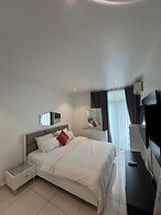 Easy Stay at Embassy Gardens Apartment