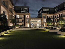 Easy Stay at Embassy Gardens Apartment