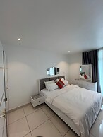Easy Stay at Embassy Gardens Apartment