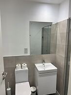 Easy Stay at Embassy Gardens Apartment