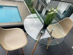 Easy Stay at Embassy Gardens Apartment