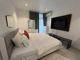 Easy Stay at Embassy Gardens Apartment