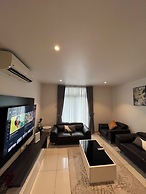 Easy Stay at Embassy Gardens Apartment