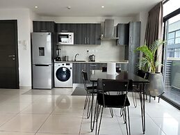 Easy Stay at Embassy Gardens Apartment