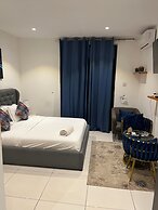 Easy Stay at Embassy Gardens Apartment