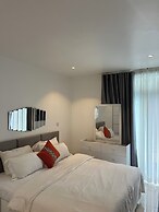 Easy Stay at Embassy Gardens Apartment