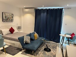 Easy Stay at Embassy Gardens Apartment