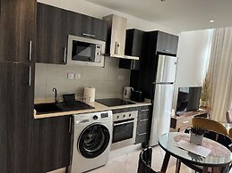 Easy Stay at Embassy Gardens Apartment