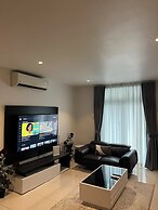 Easy Stay at Embassy Gardens Apartment