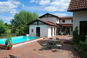 Comfortable Apartment in Quaint Holiday Village