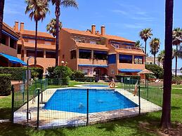 Coastal Apartment/pool/garden/kingbed/acon/freep