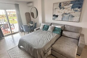 Coastal Apartment/pool/garden/kingbed/acon/freep