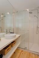 Liiiving in Porto-Silver Light Apartment