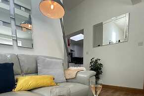 Cosy dog Friendly Self Contained Apartment With Parking