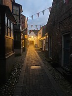 Cosy dog Friendly Self Contained Apartment With Parking