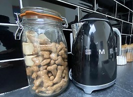 Cosy dog Friendly Self Contained Apartment With Parking