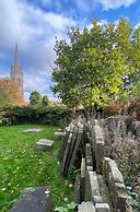 Cosy dog Friendly Self Contained Apartment With Parking