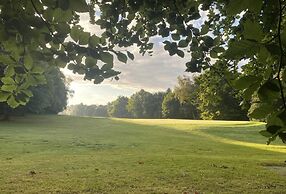 Cosy dog Friendly Self Contained Apartment With Parking