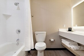 ClubHouse Hotel & Suites - Rapid City