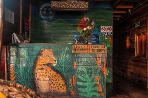 The Mompe Hostal Beach