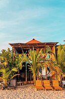 The Mompe Hostal Beach