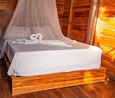 The Mompe Hostal Beach