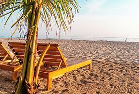 The Mompe Hostal Beach