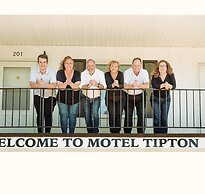 Motel Tipton