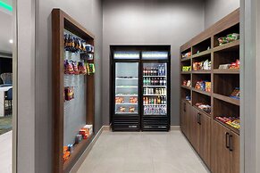 La Quinta Inn & Suites By Wyndham San Antonio At The Rim