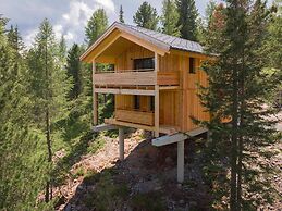 Superior Chalet With Sauna and hot tub