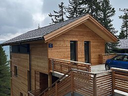 Superior Chalet With Sauna and hot tub