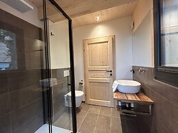 Superior Chalet With Sauna and hot tub