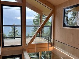 Superior Chalet With Sauna and hot tub