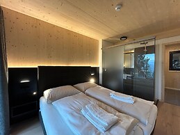 Superior Chalet With Sauna and hot tub