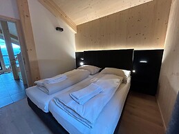 Superior Chalet With Sauna and hot tub