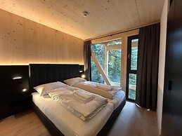 Superior Chalet With Sauna and hot tub