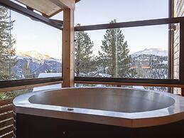 Superior Chalet With Sauna and hot tub