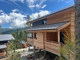 Superior Chalet With Sauna and hot tub