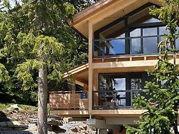 Superior Chalet With Sauna and hot tub