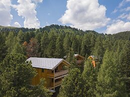 Superior Chalet With Sauna and hot tub