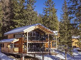 Superior Chalet With Sauna and hot tub