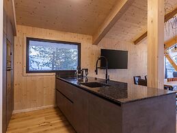 Superior Chalet With Sauna and hot tub