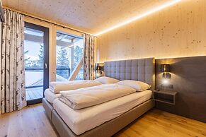 Superior Chalet With Sauna and hot tub