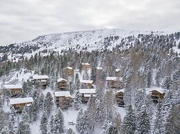 Superior Chalet With Sauna and hot tub