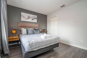 Cozy 4BR Regal Oaks w hot tub